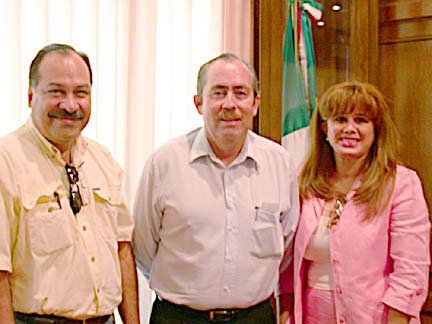 Photo of Governor Leonel Cota Monta&ntilde;o, Baja California Sur, Mexico.