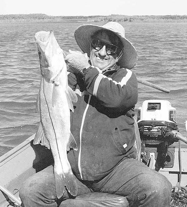 Photo of Neil Kelly with black snook at Estero de Coyote, Baja California Sur, Mexico.